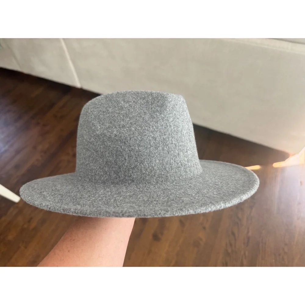 Universal Thread Gray Felt Fedora Hat Adjustable Flat Brim Womens One‎ Size NWT